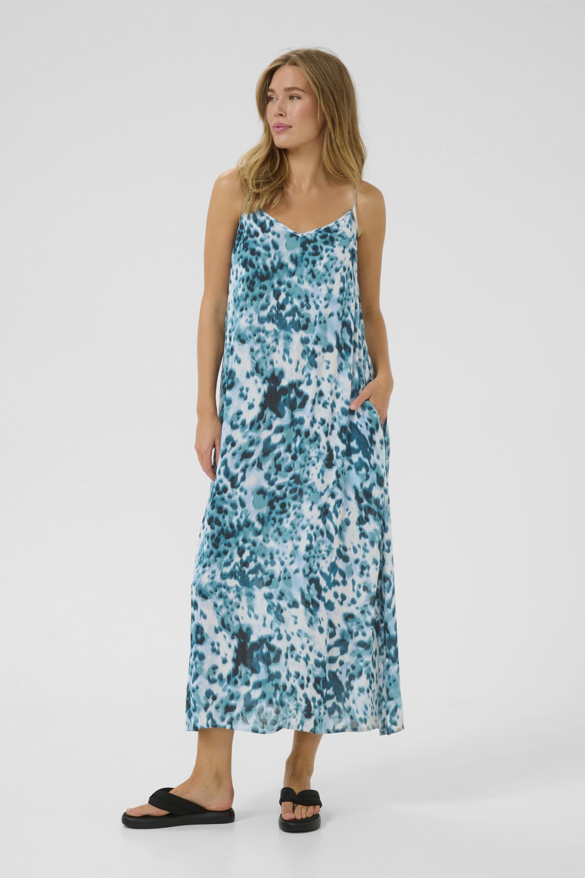 ROBE THORA
