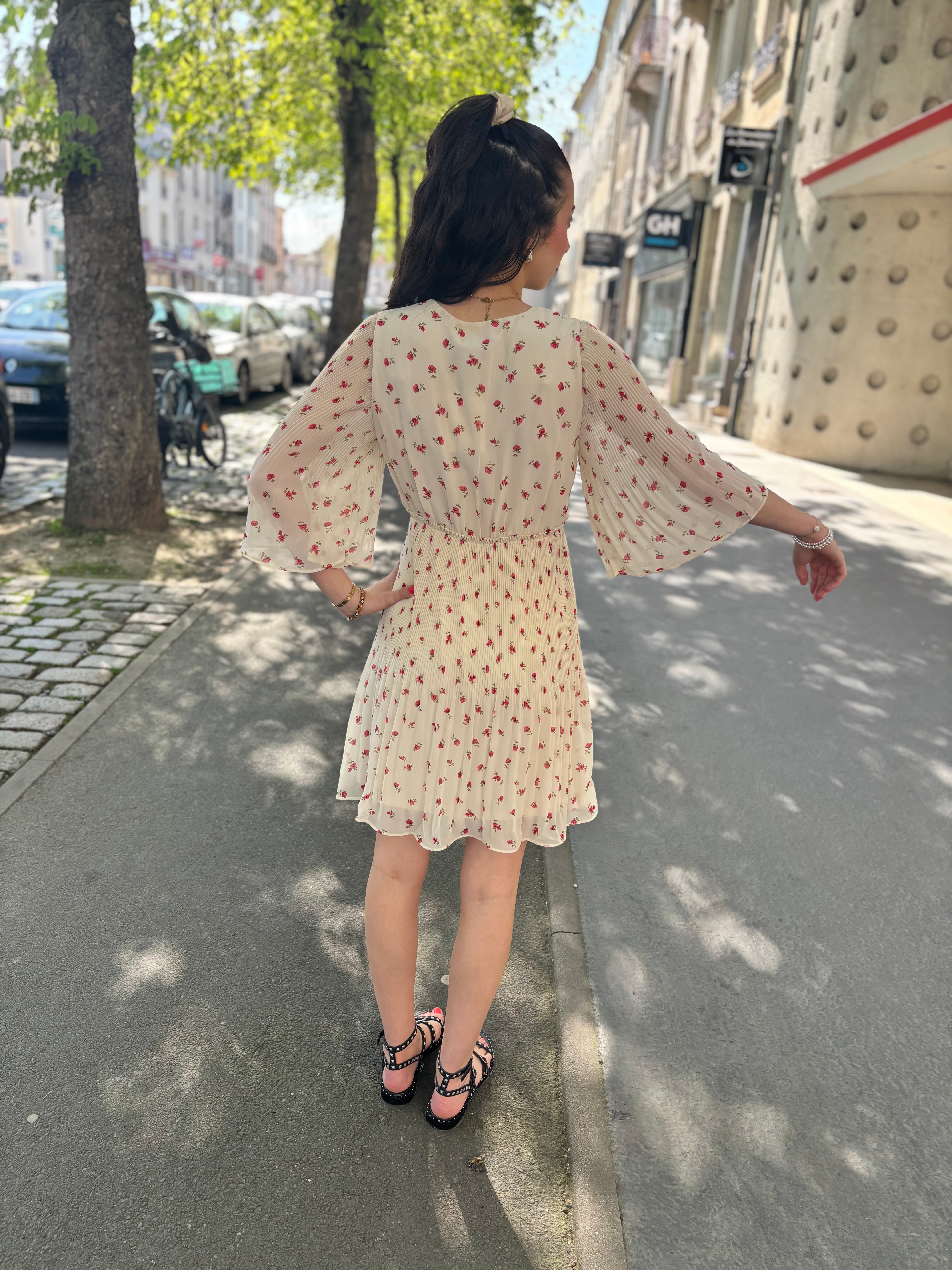 ROBE NEALLY FLOWERS