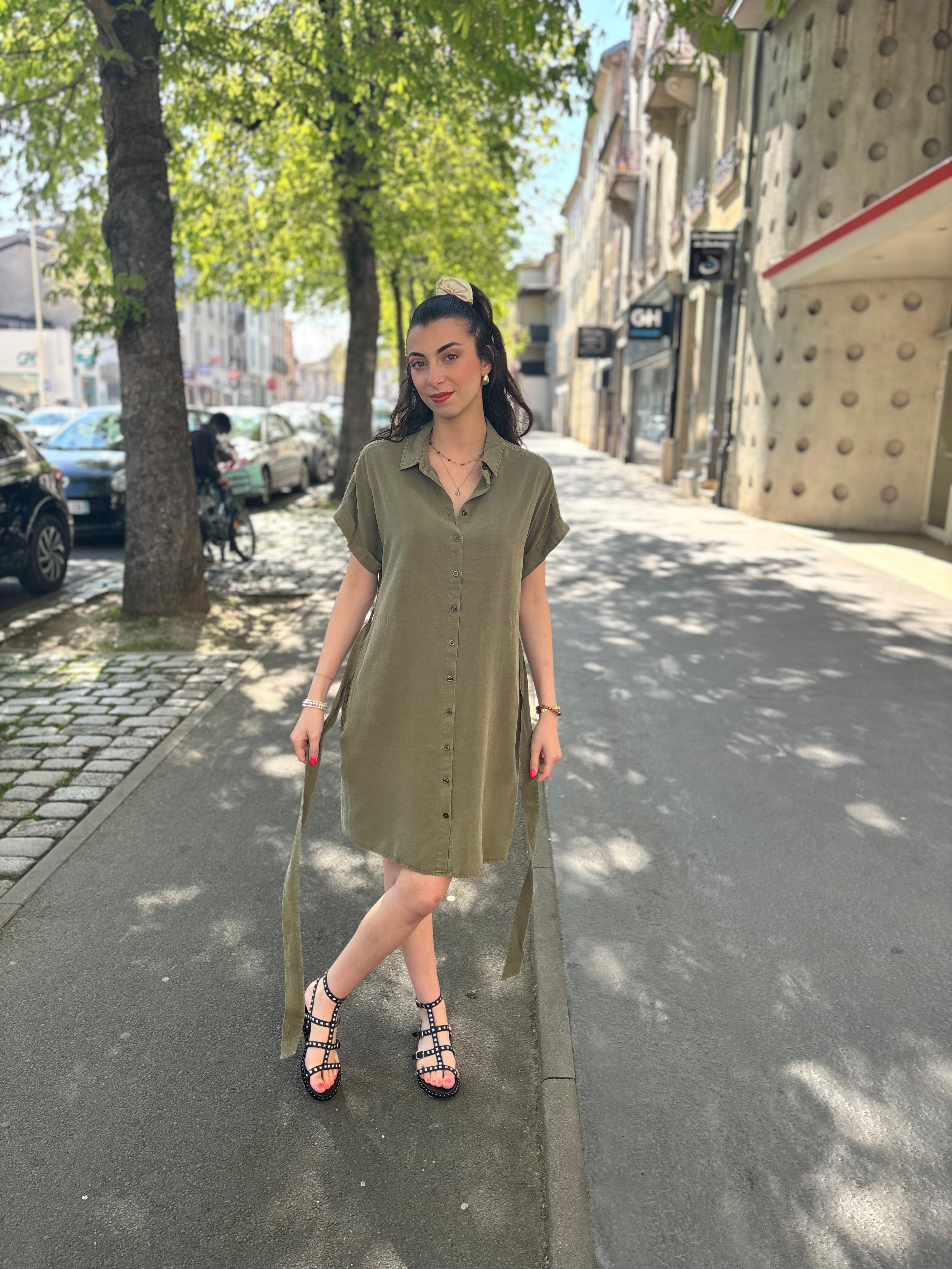 ROBE RAFFIA