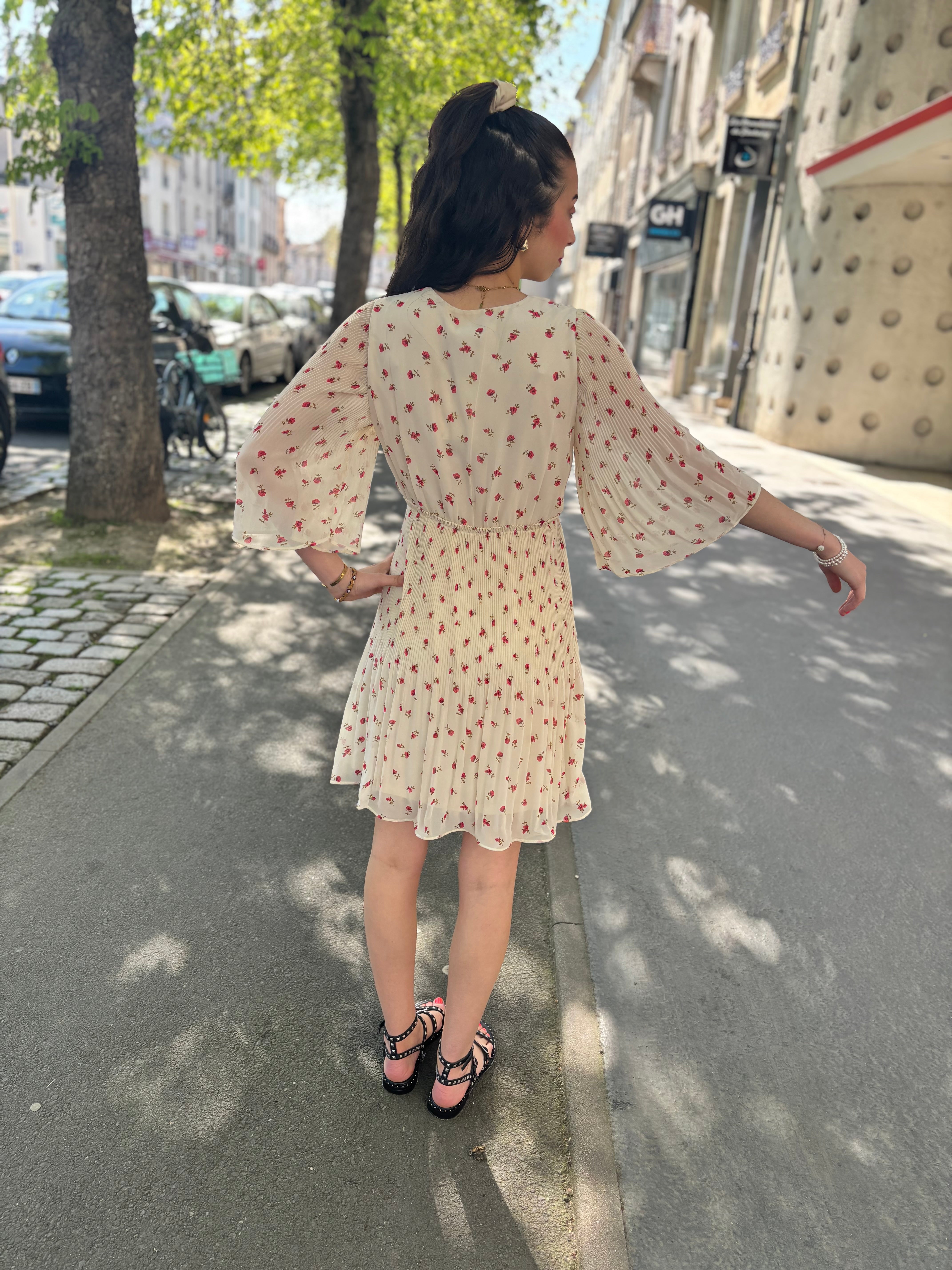 ROBE NEALLY FLOWERS