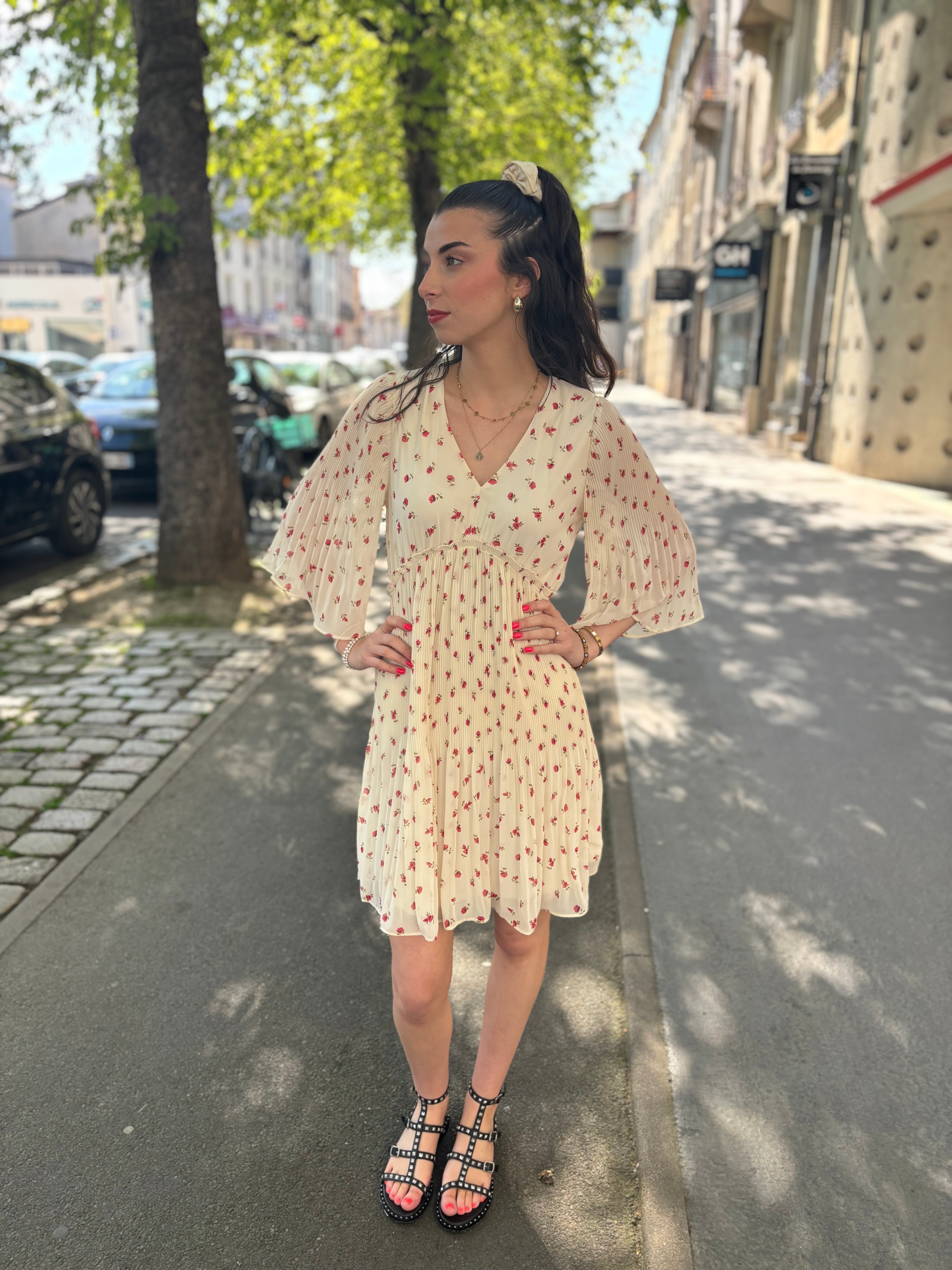 ROBE NEALLY FLOWERS