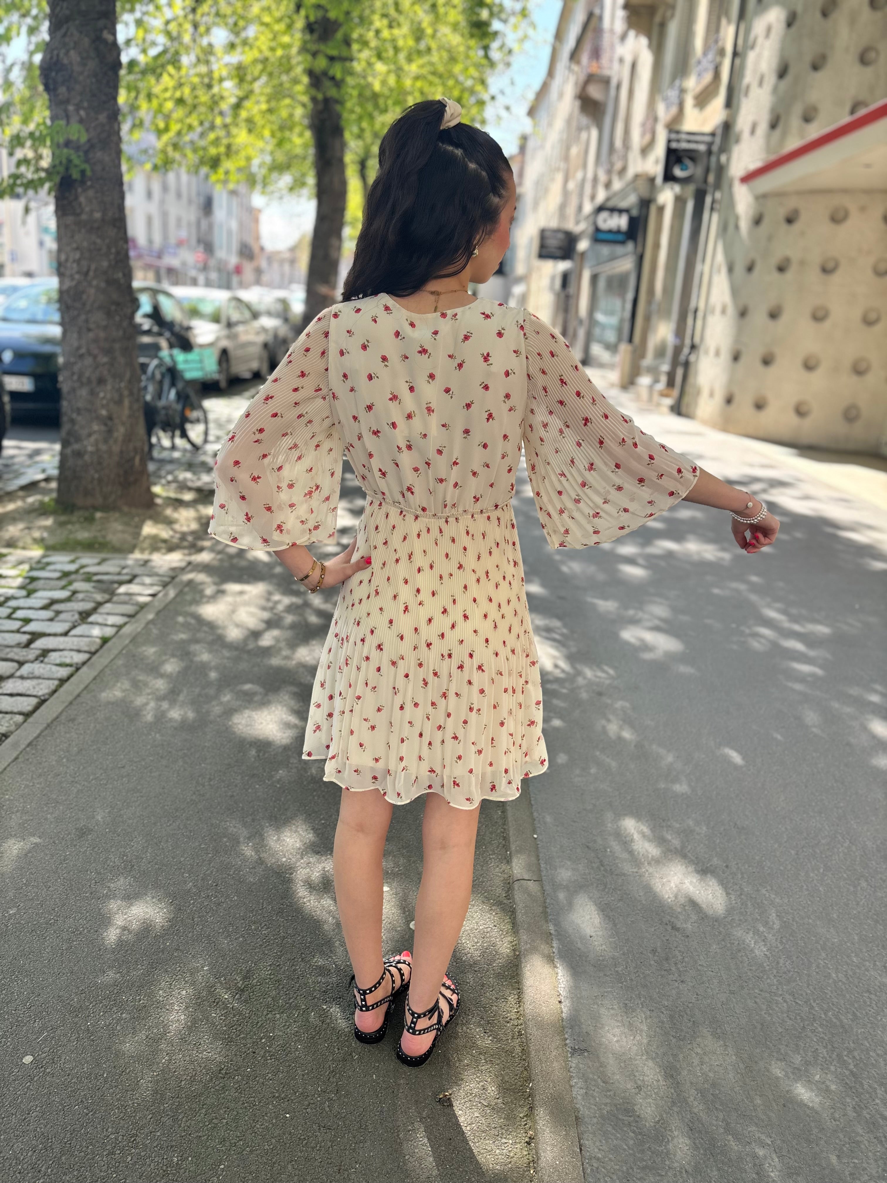 ROBE NEALLY FLOWERS