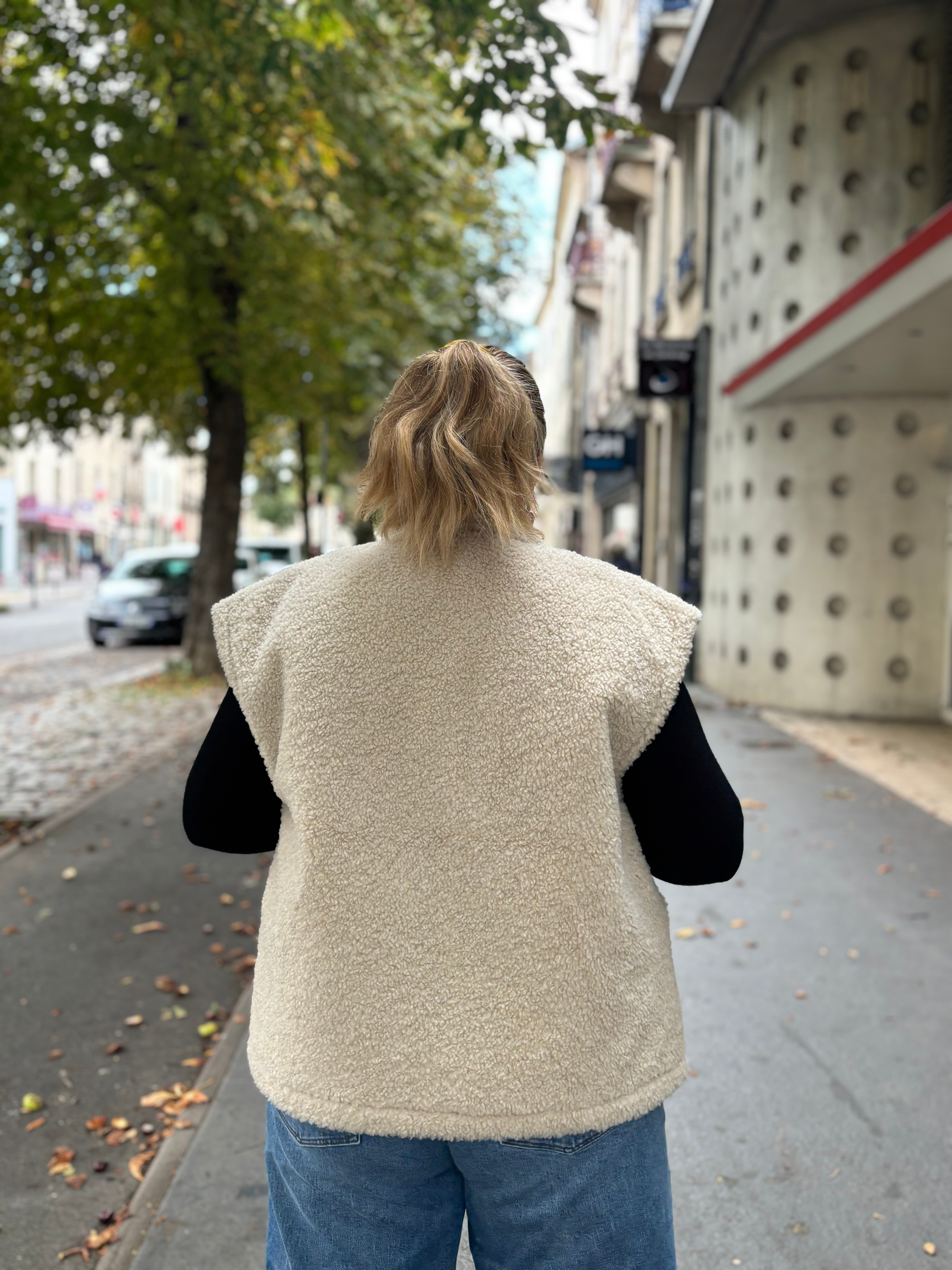 VESTE SANS MANCHES VATIKA