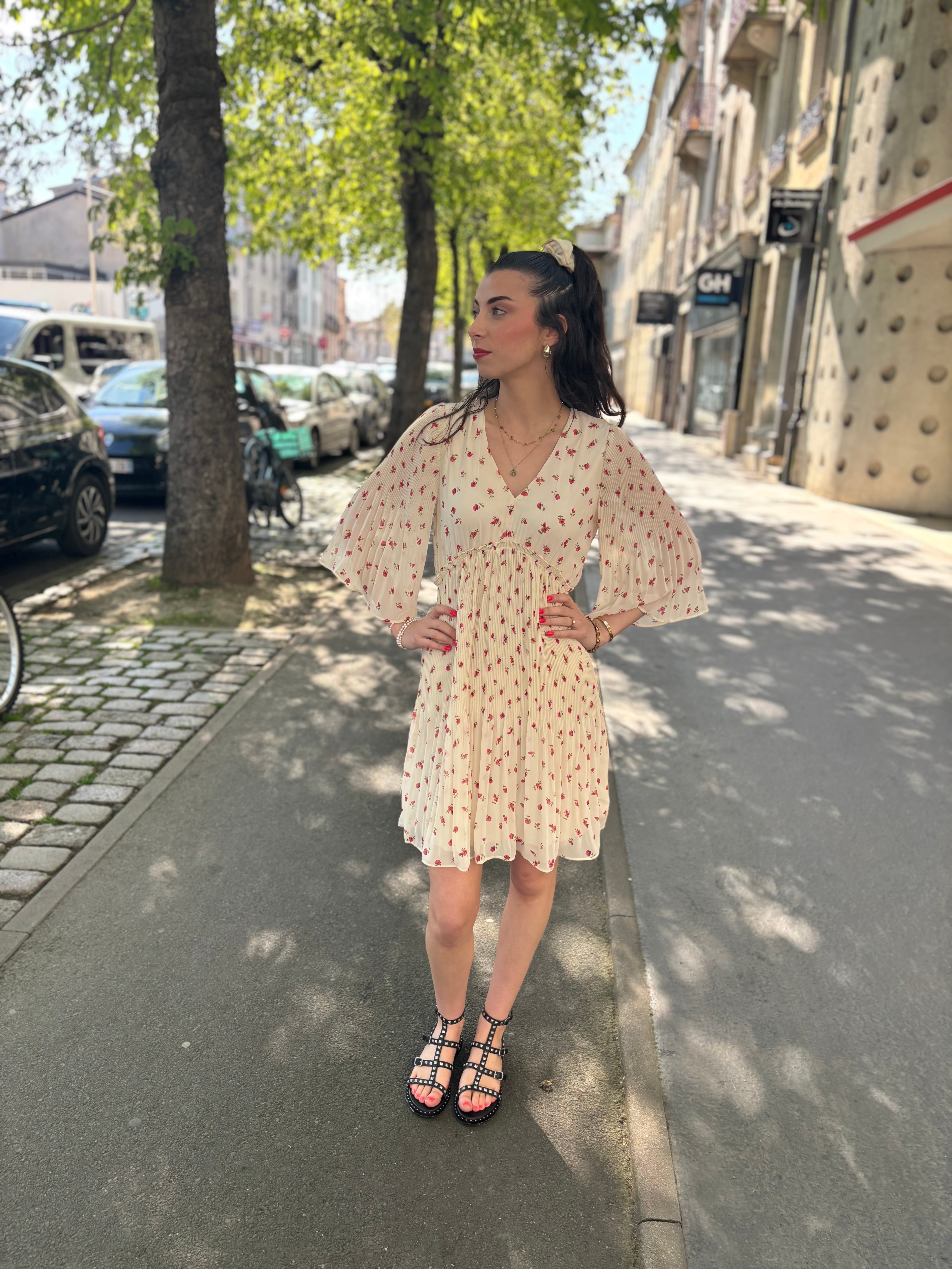 ROBE NEALLY FLOWERS