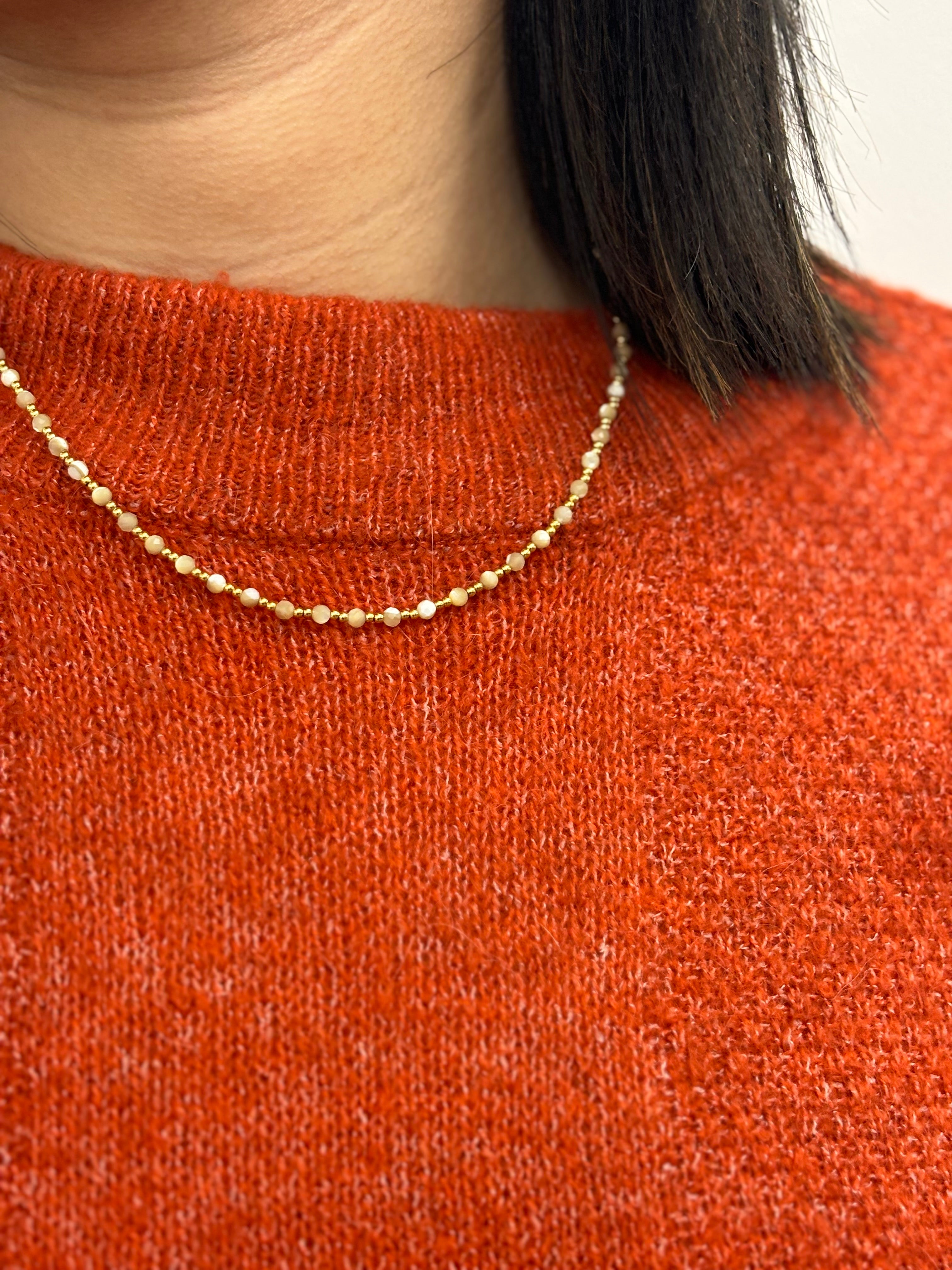 COLLIER GINA