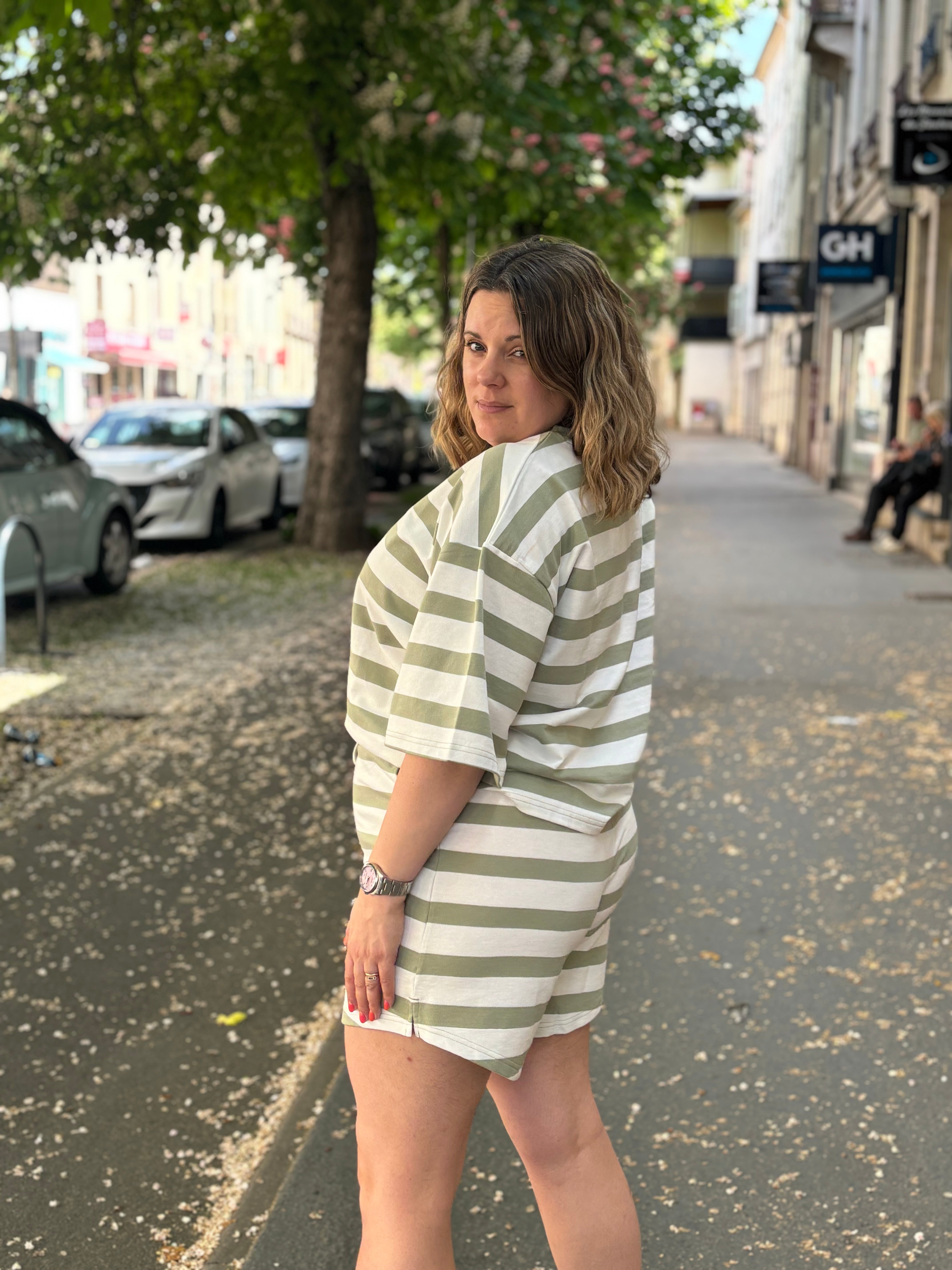 SHORT HOCIE
