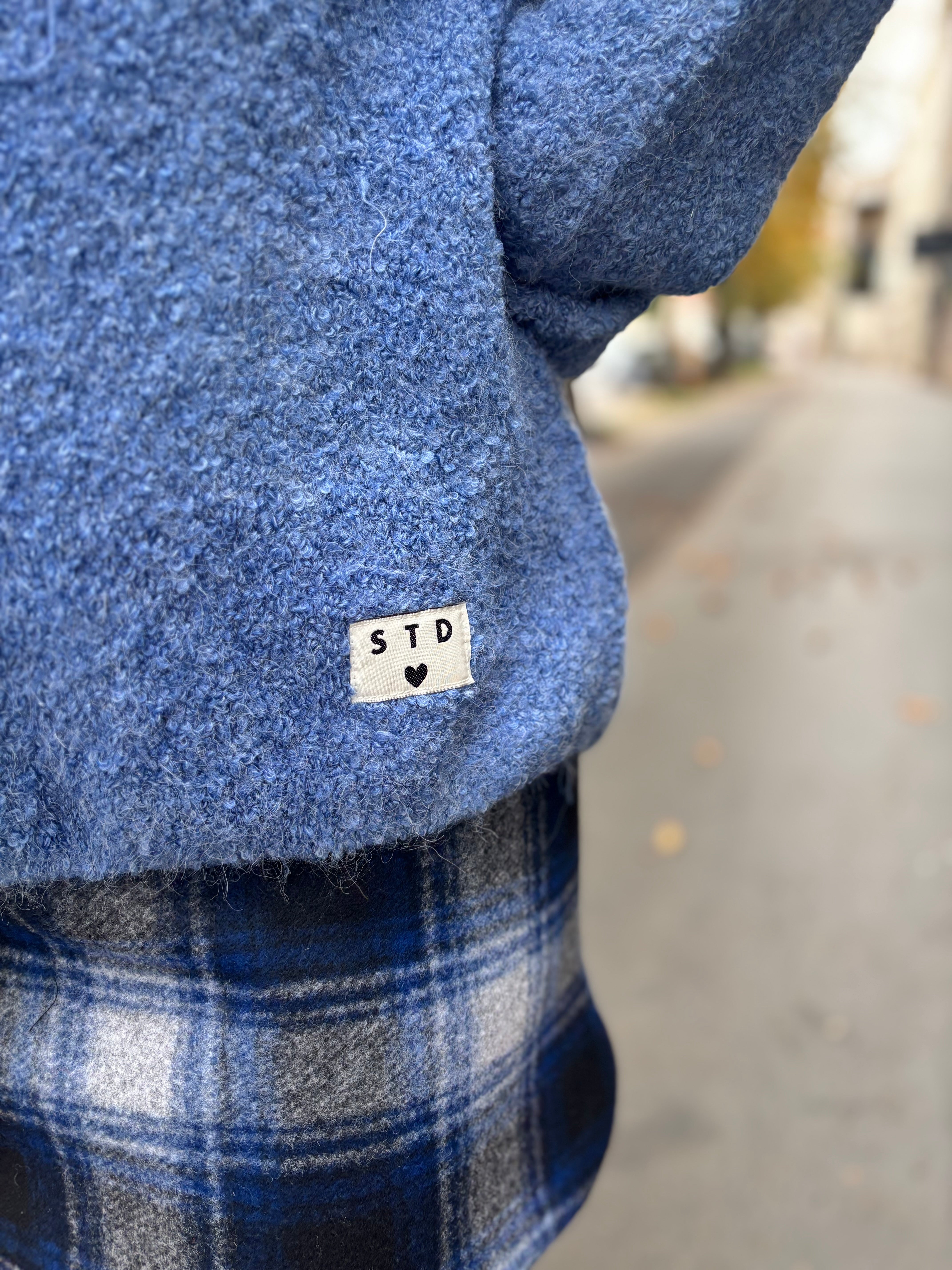 PULL BLARISA