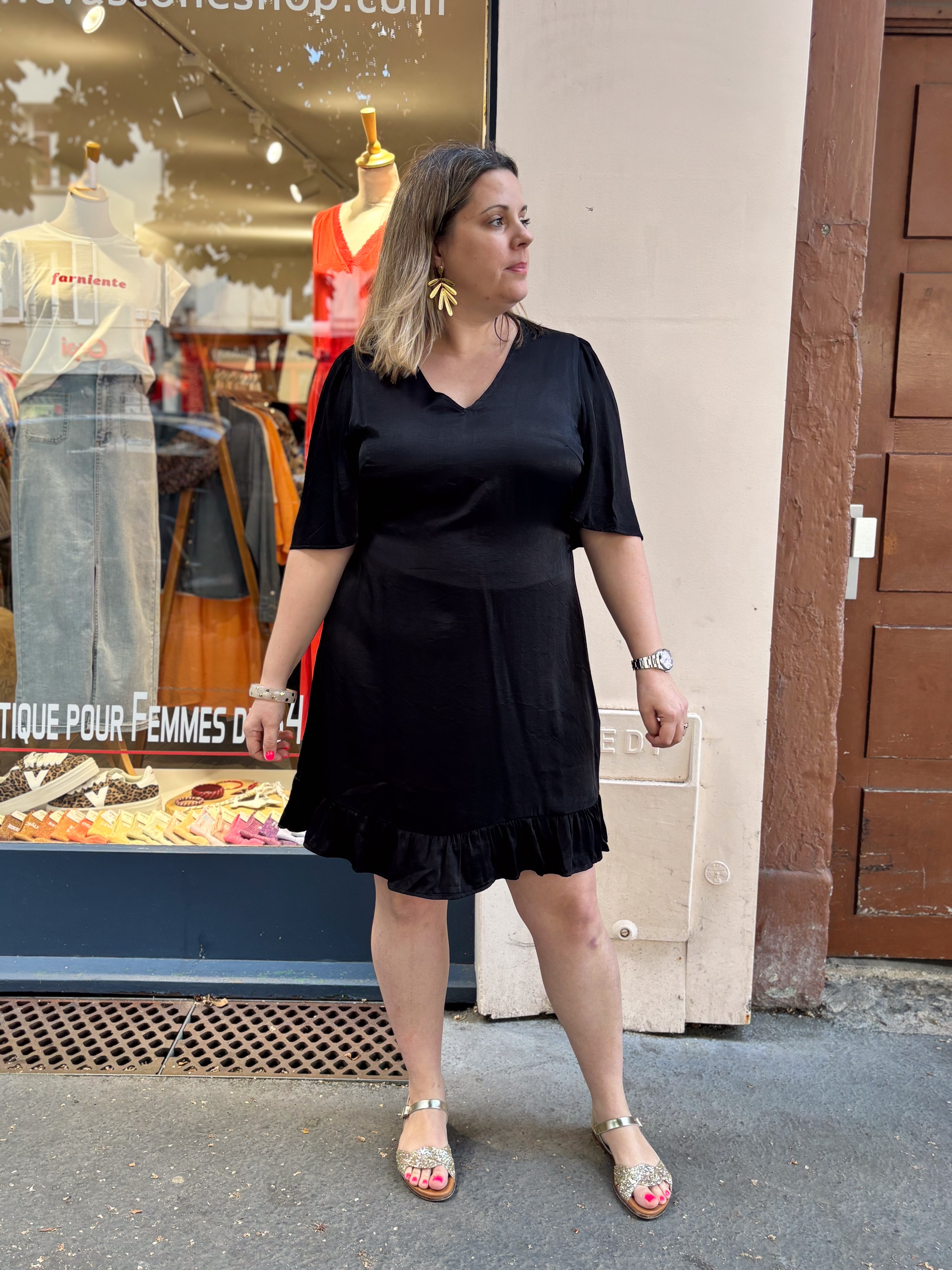 ROBE DEVI COURTE