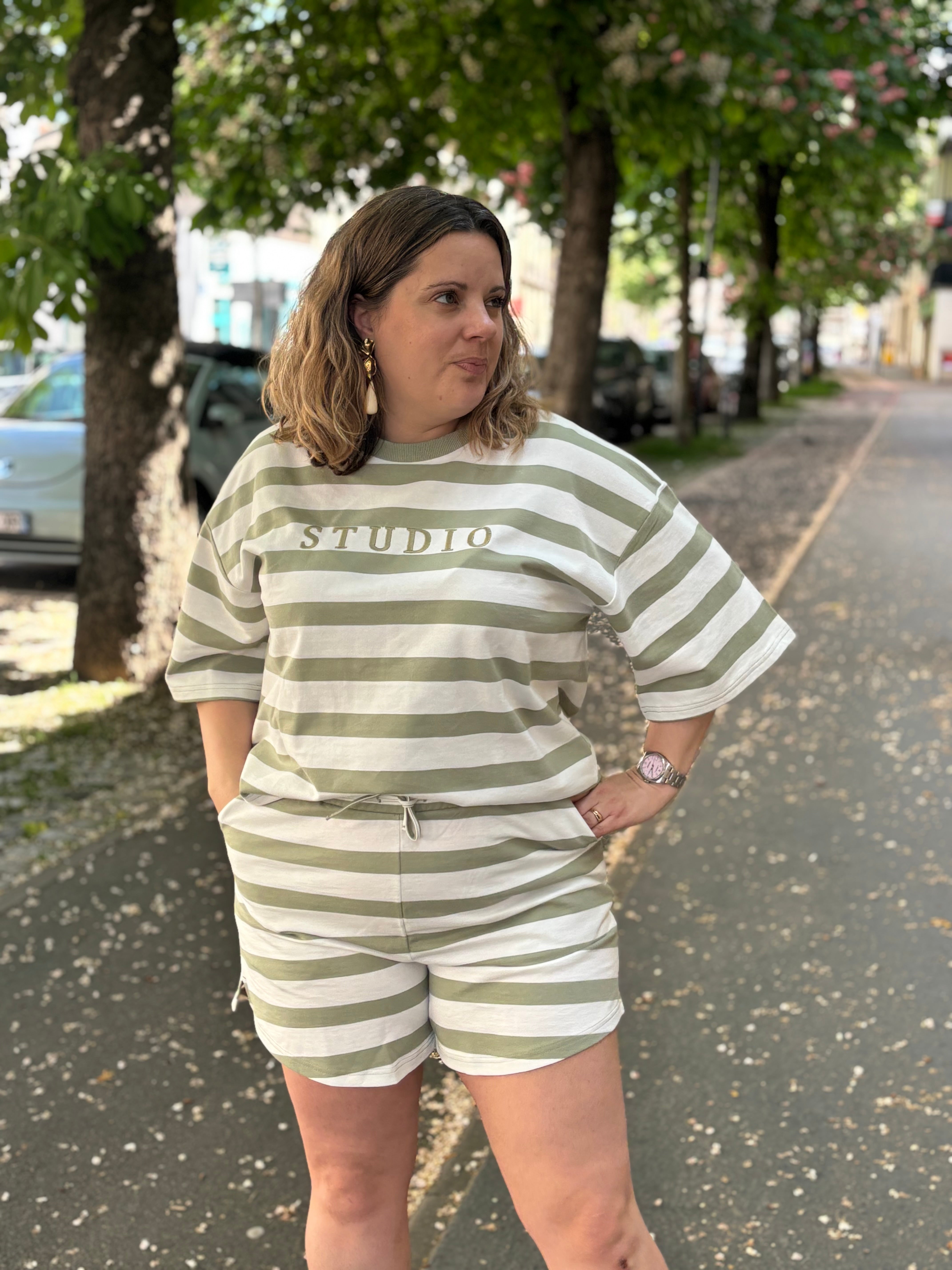 SHORT HOCIE