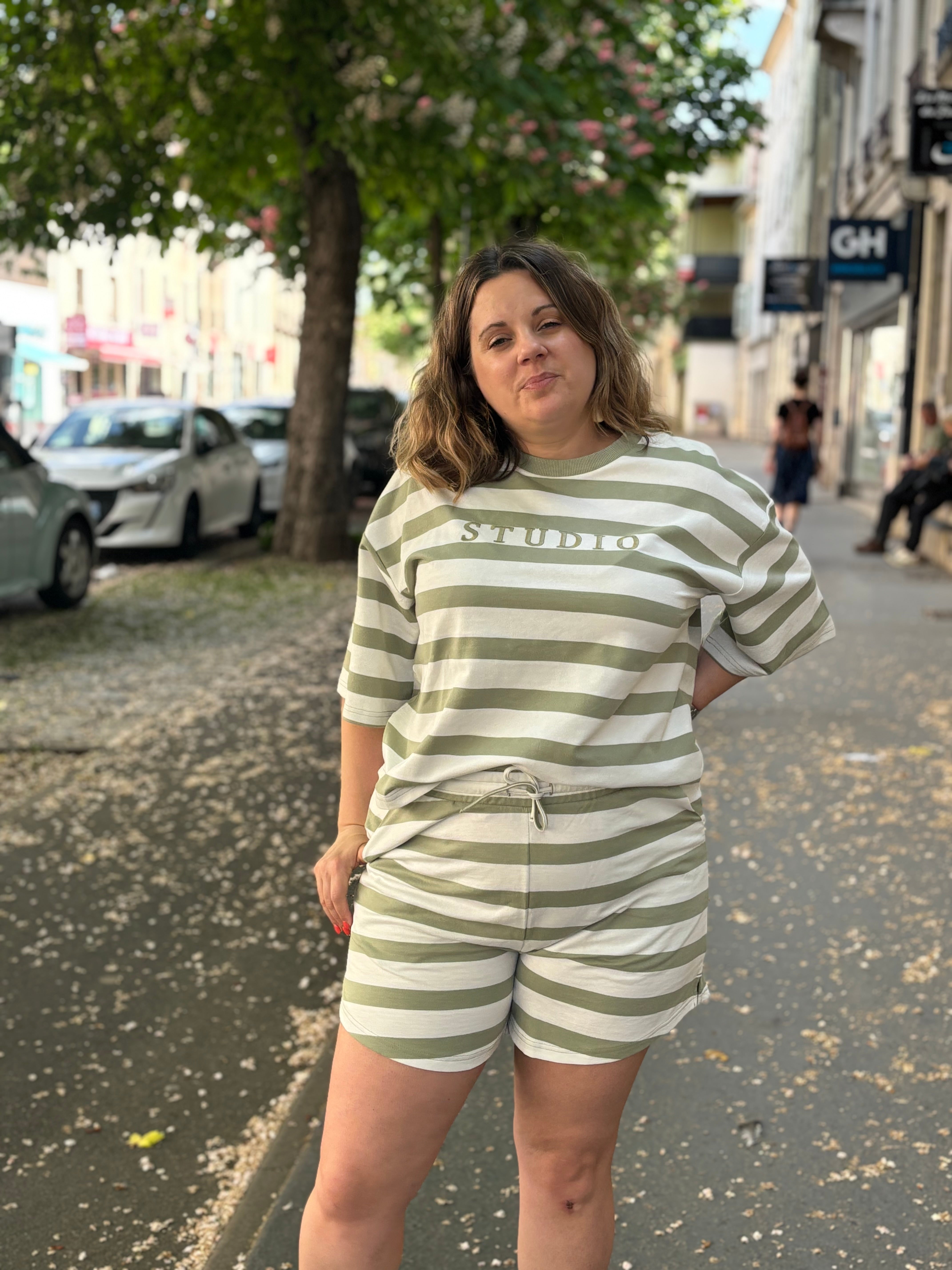 SHORT HOCIE