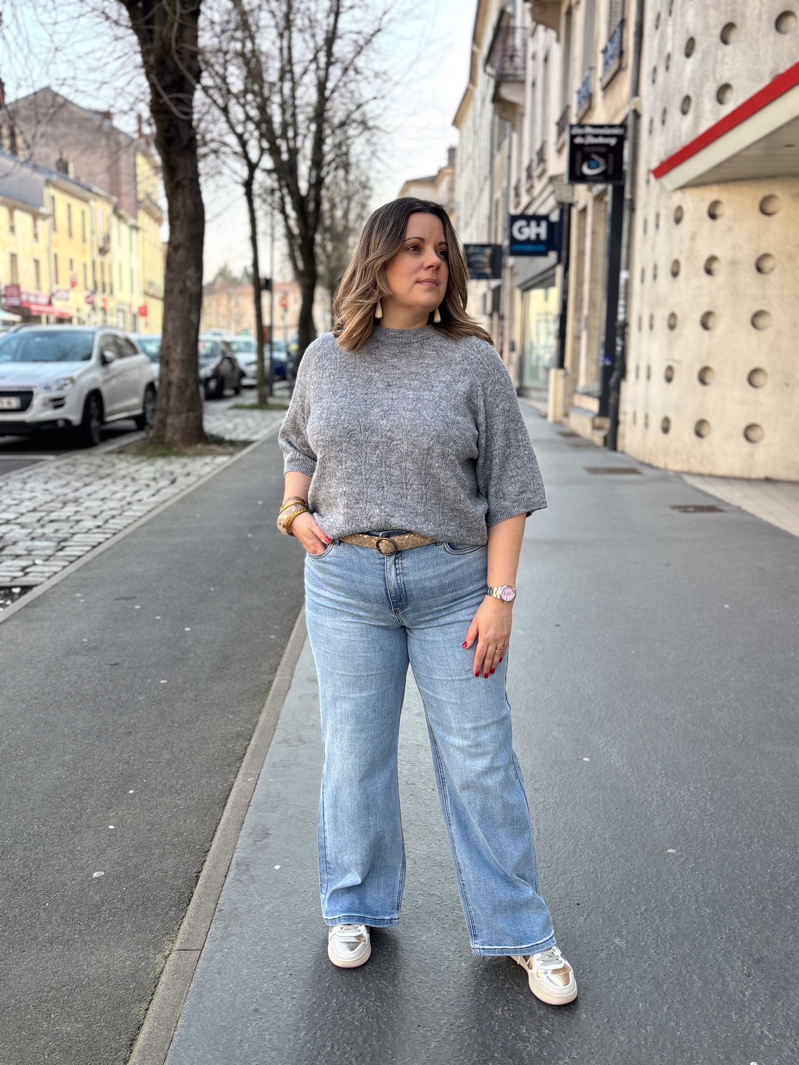 PULL TELLA