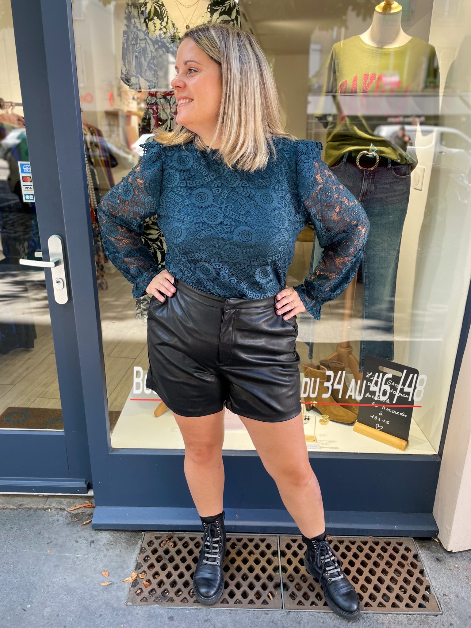 SHORT EMELIE