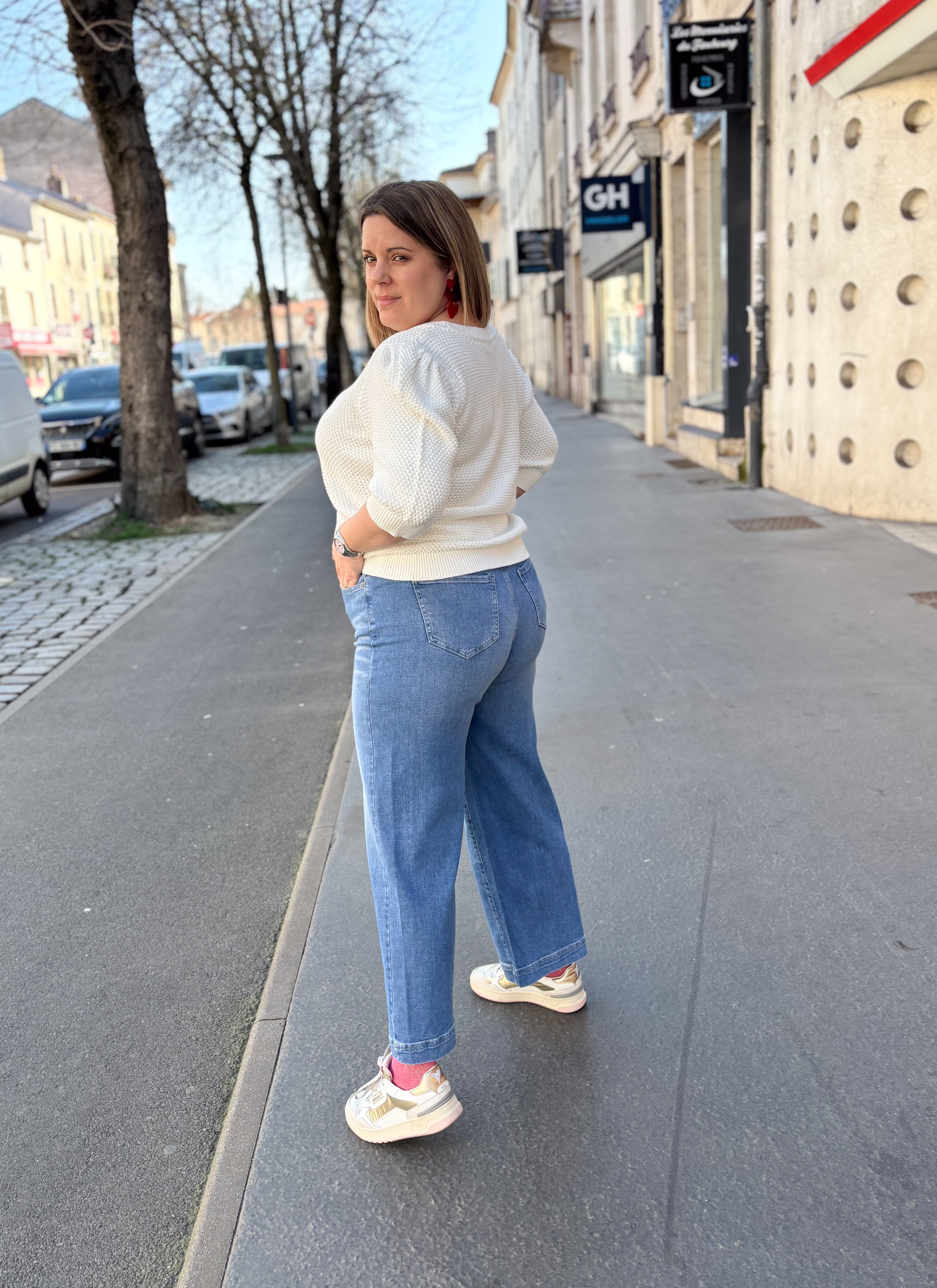 PULL MIKALA