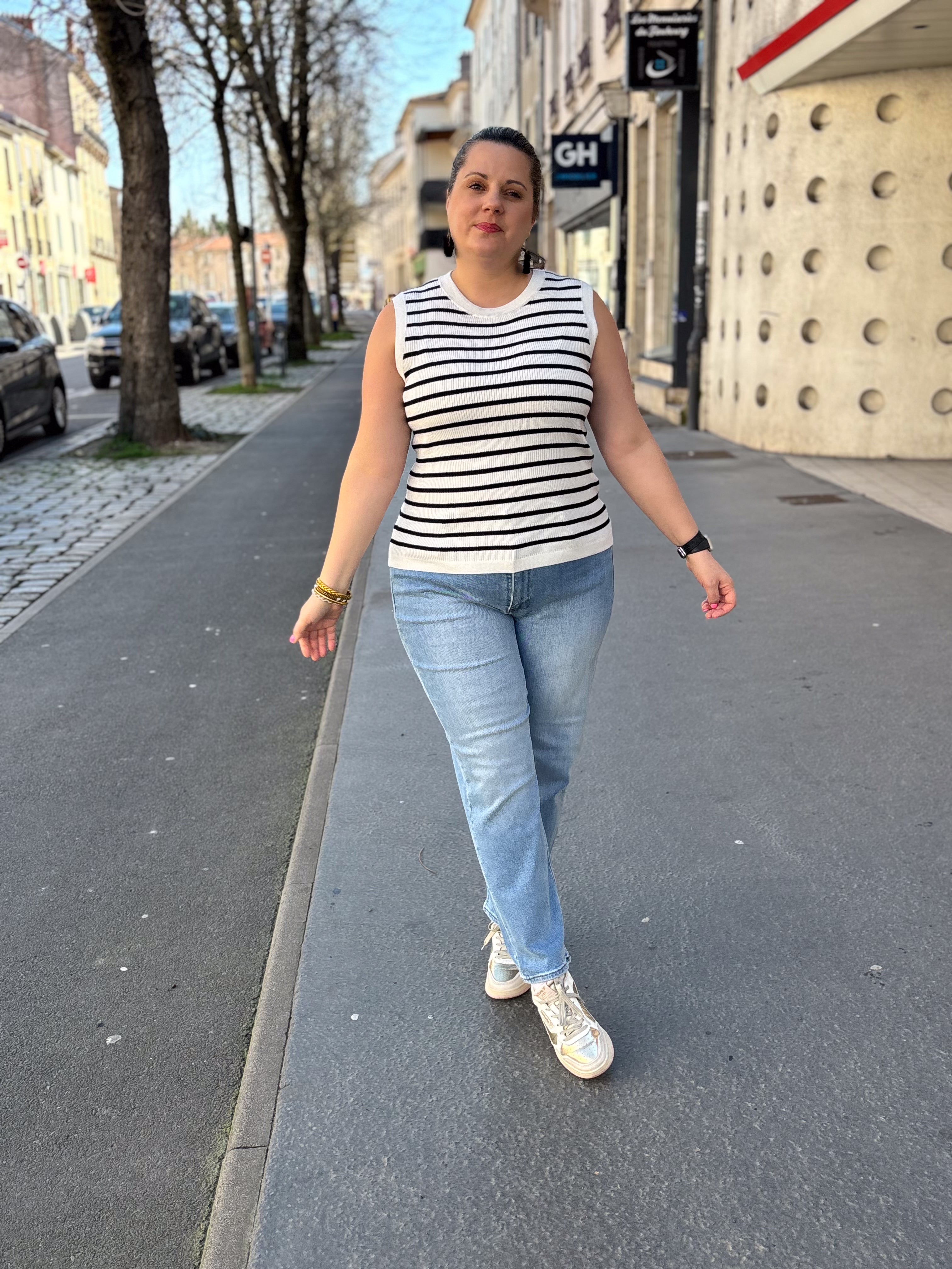 TOP LILYBETH