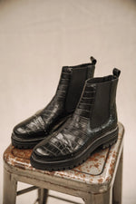Charger l&#39;image dans la galerie, BOTTINES VERENA CROCO
